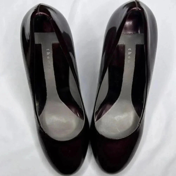 Theory patent leather size 38 1/2 burgundy heels - Picture 2 of 5